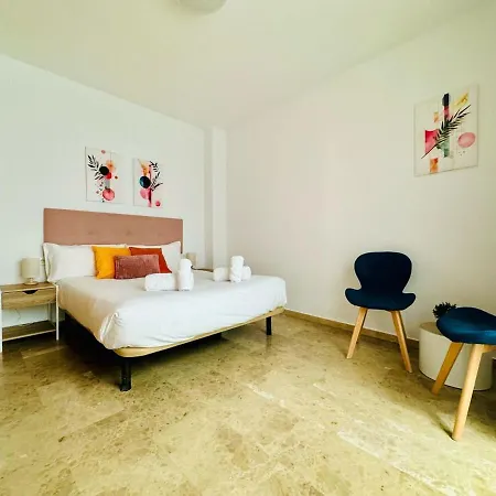 Abat 2 Cool & Wide Flat Next To The Cathedral Апартаменты